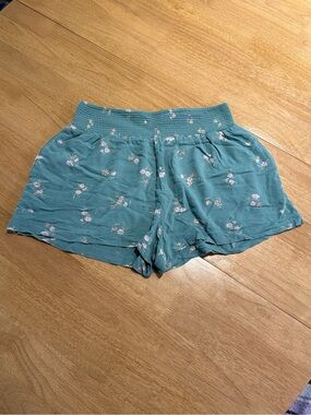 American Eagle Green and Pink Floral Smocked High-Waist Shorts Size Small